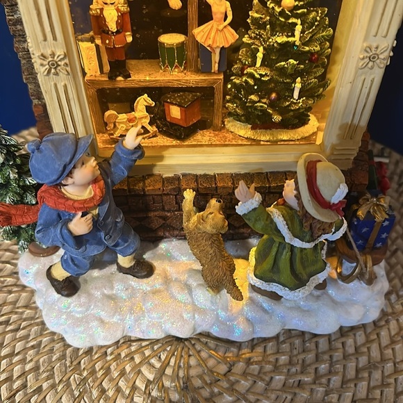 Kirkland Signature Christmas "Toy Store" Windowpane Musical Lighted Waterglobe - Picture 4 of 7